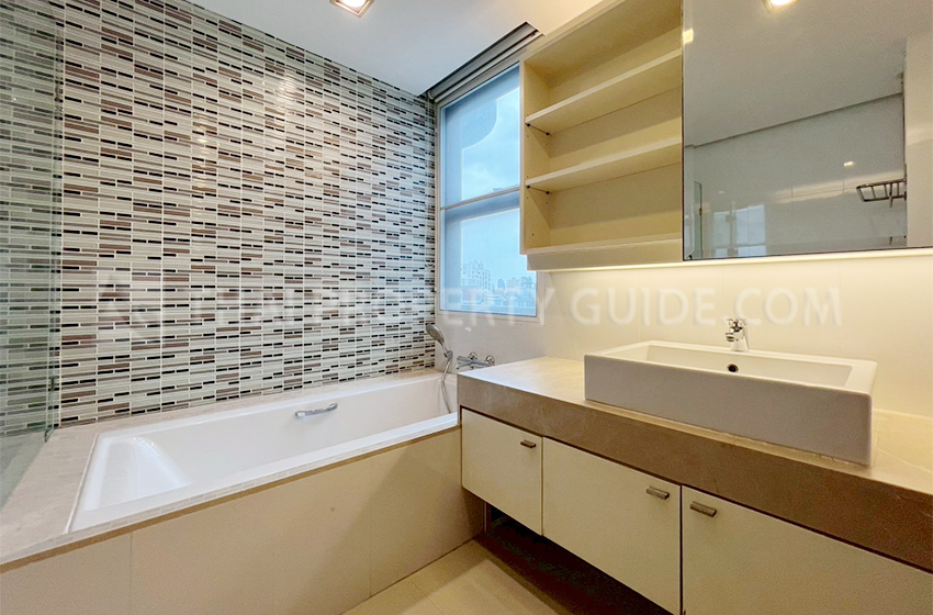 Apartment in Ploenchit 