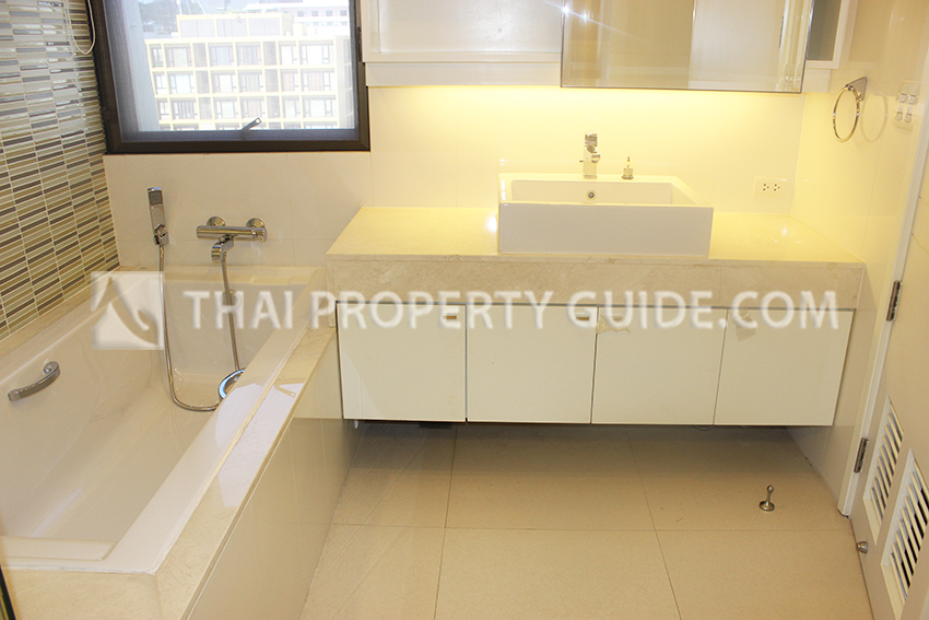 Apartment in Ploenchit 