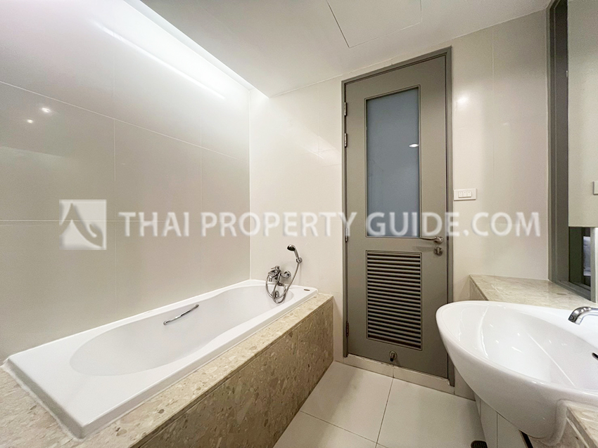 Apartment in Ploenchit 