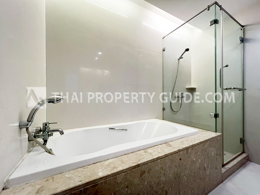 Apartment in Ploenchit 