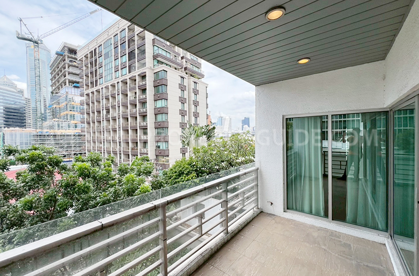 Apartment in Ploenchit 