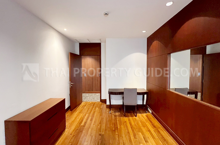 Apartment in Ploenchit 