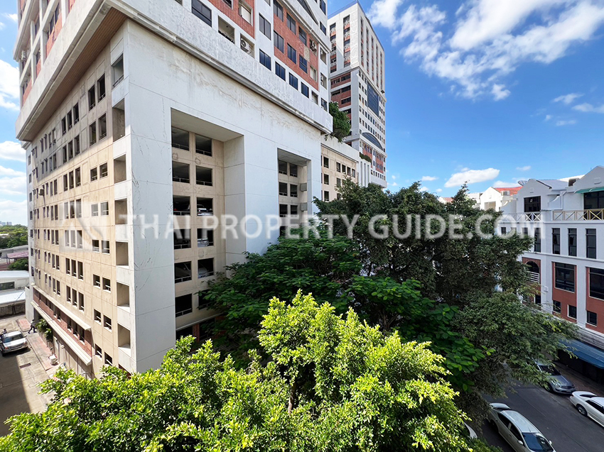Apartment in Sukhumvit 