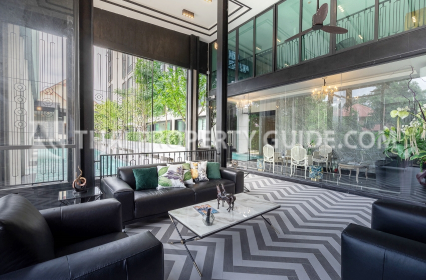 Condominium in Chaengwattana (near Nichada Thani) 