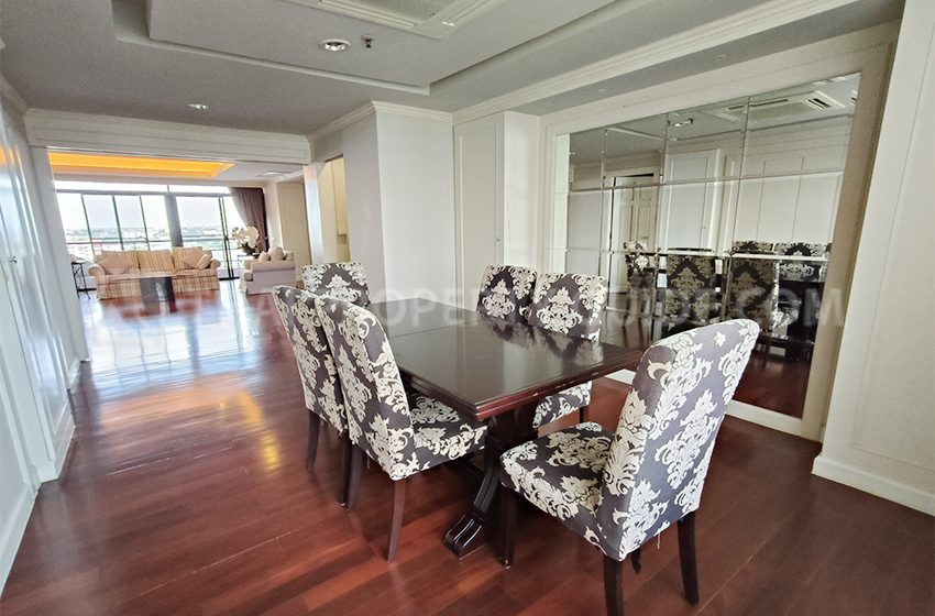 Condominium in Nichada Thani 