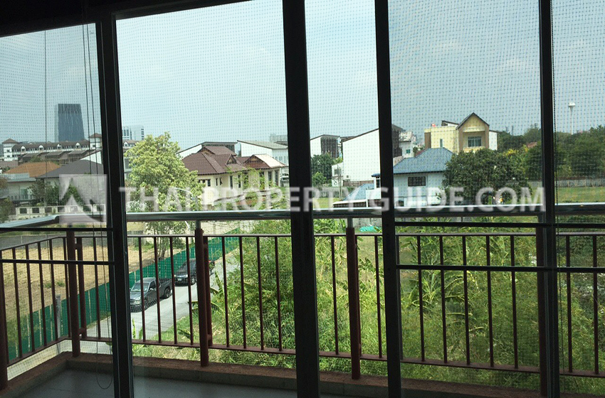 Condominium in Nichada Thani 