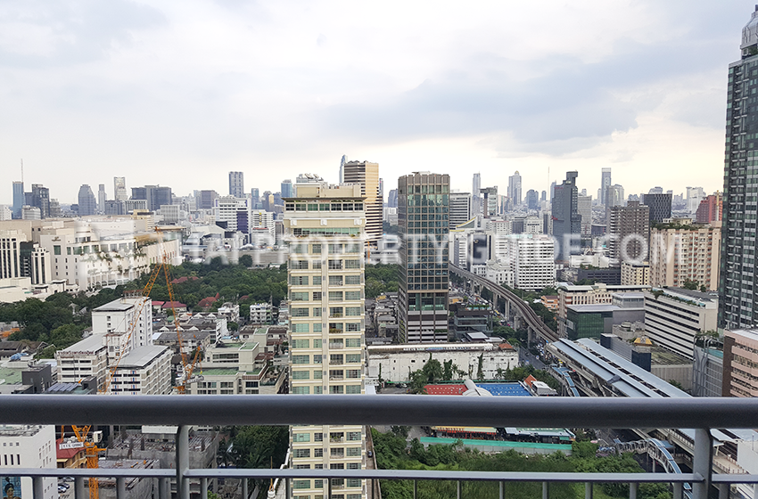 Condominium in Phaholyothin 