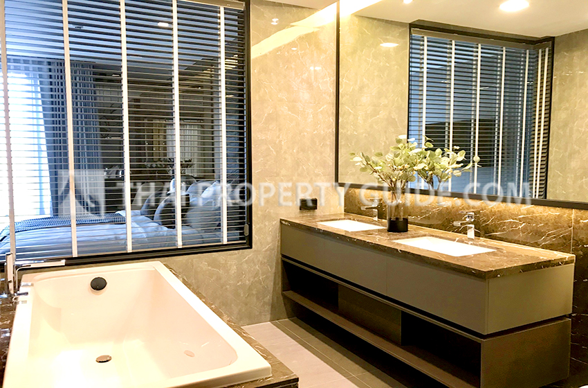 Condominium in New Petchburi 