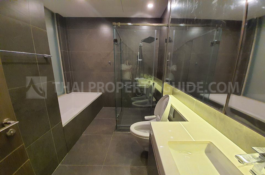 Condominium in New Petchburi 