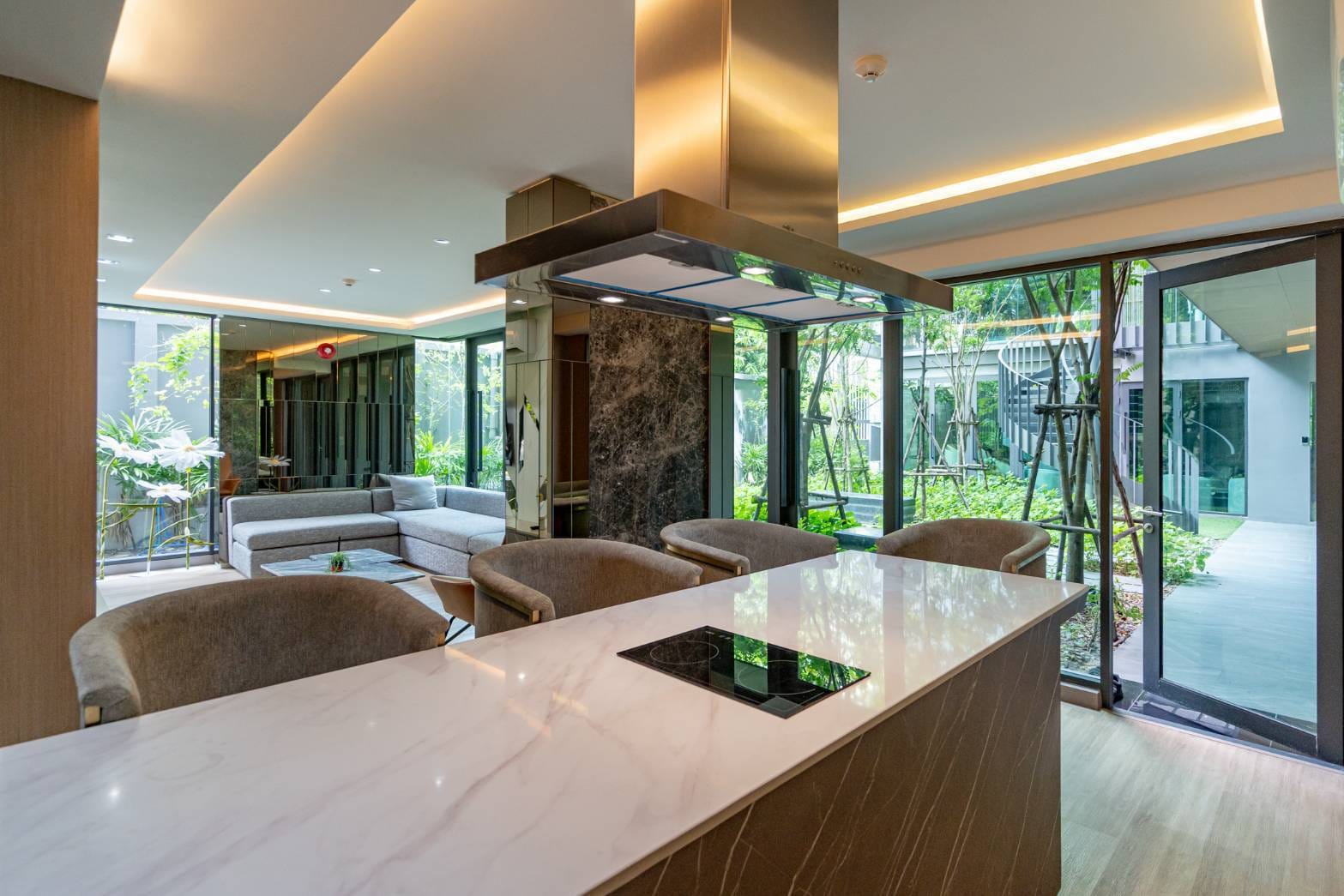 Condominium in New Petchburi 