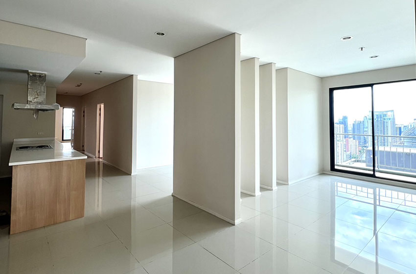 Condominium in New Petchburi 