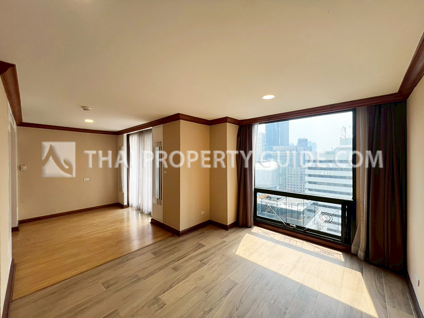 Condominium in Ploenchit 