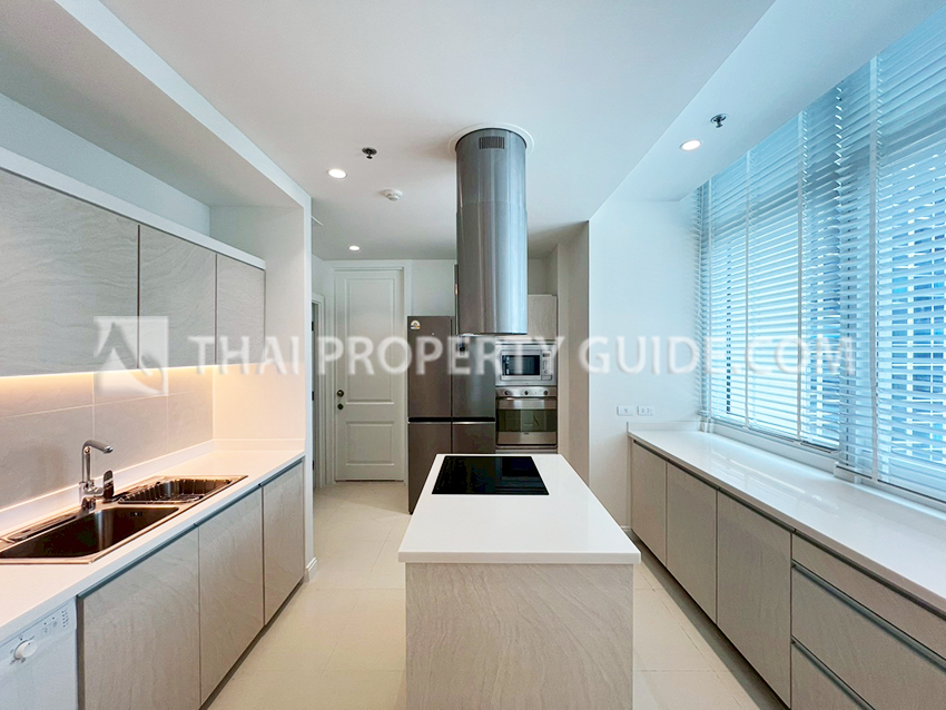 Condominium in Ploenchit : Athenee Residence 