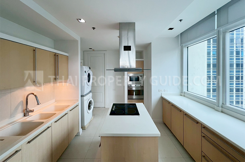 Condominium in Ploenchit : Athenee Residence 