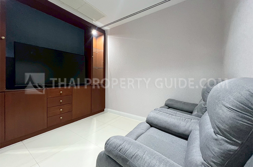 Condominium in Ploenchit : Athenee Residence 