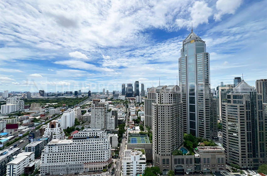 Condominium in Ploenchit : Athenee Residence 
