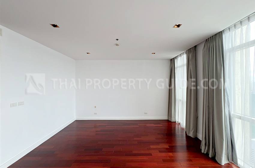 Condominium in Ploenchit : Athenee Residence 