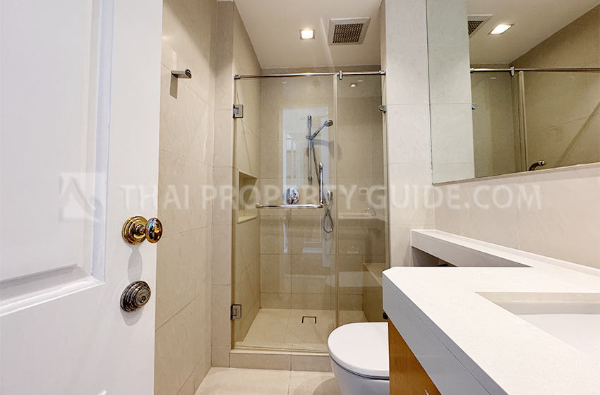 Condominium in Ploenchit : Athenee Residence 