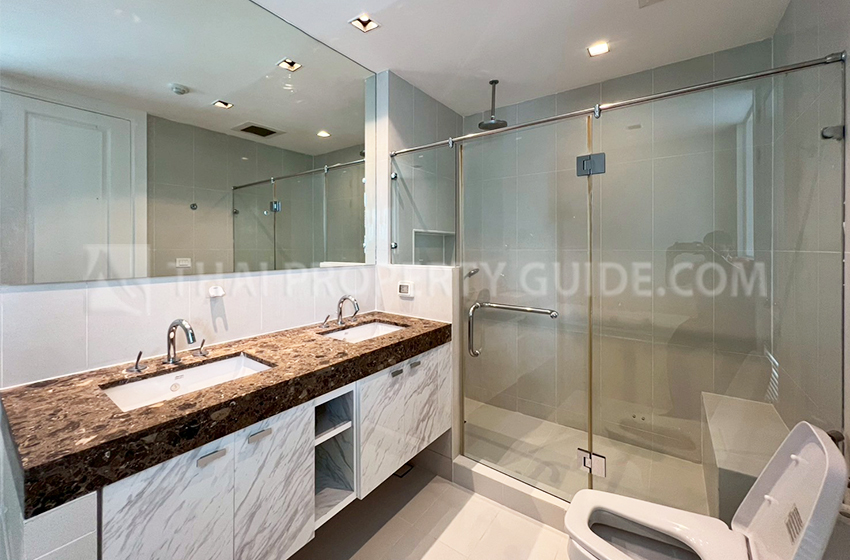 Condominium in Ploenchit : Athenee Residence