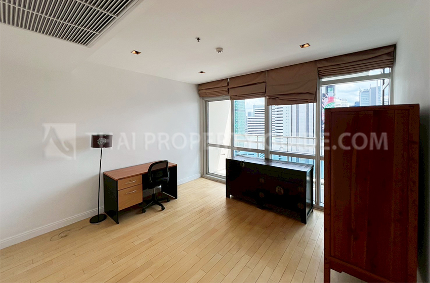 Condominium in Ploenchit : Athenee Residence