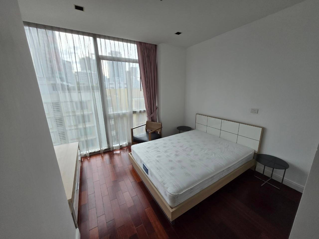 Condominium in Ploenchit : Athenee Residence 