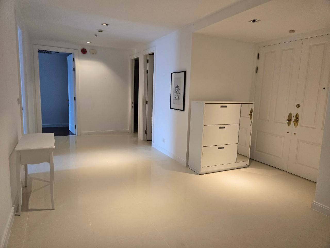 Condominium in Ploenchit : Athenee Residence 