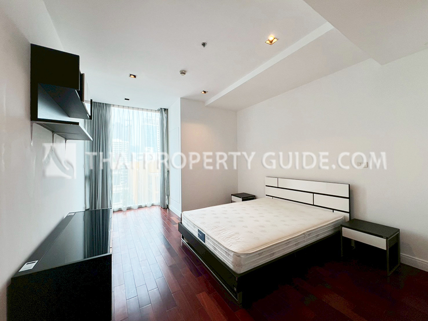 Condominium in Ploenchit : Athenee Residence 