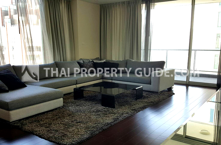 Condominium in Ploenchit 