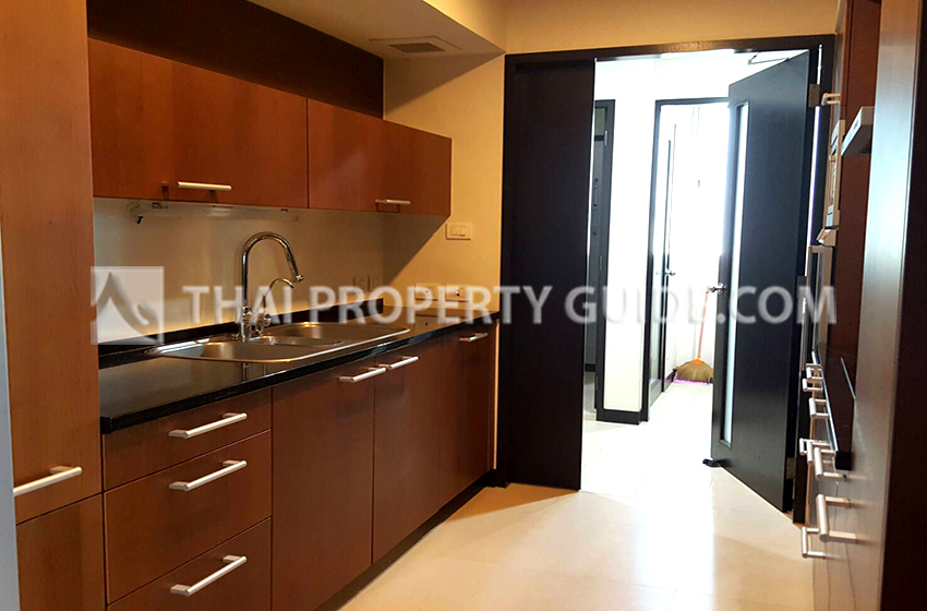 Condominium in Ploenchit 