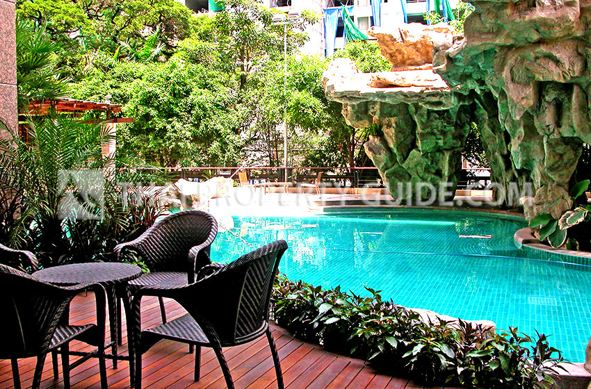 Condominium in Ploenchit 