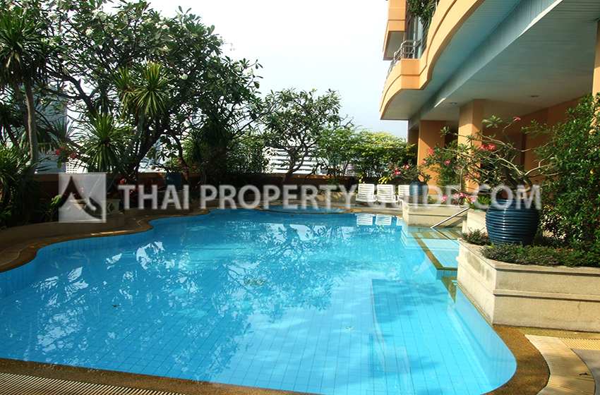 Condominium in Ploenchit 