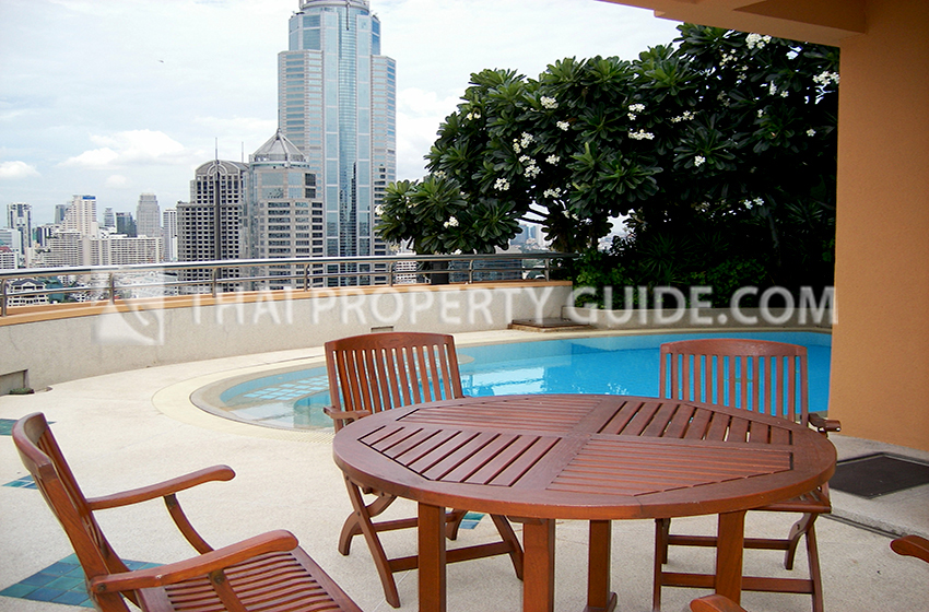 Condominium in Ploenchit 