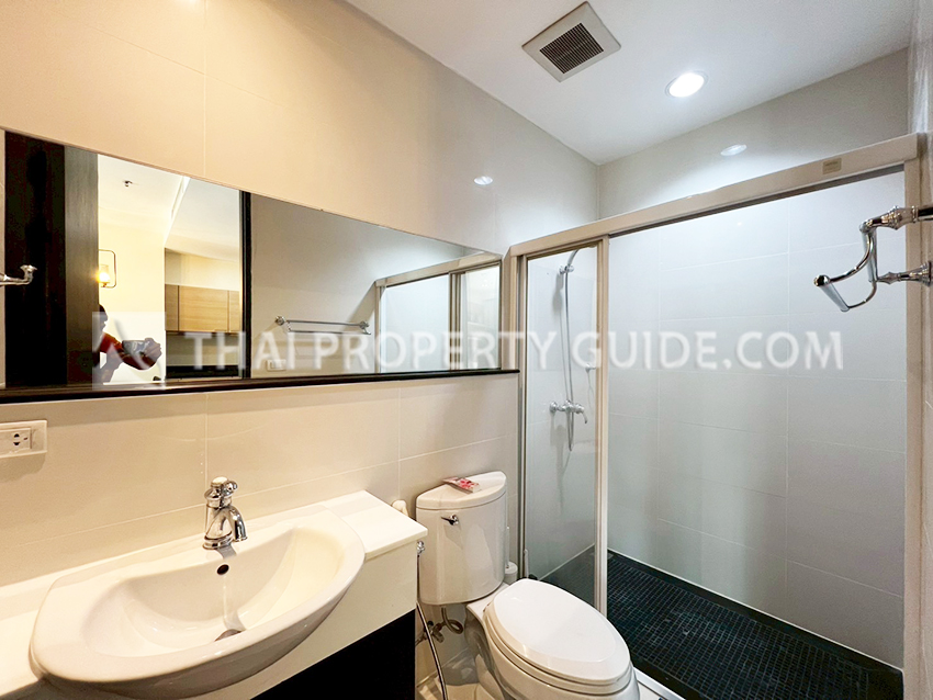 Condominium in Ploenchit 