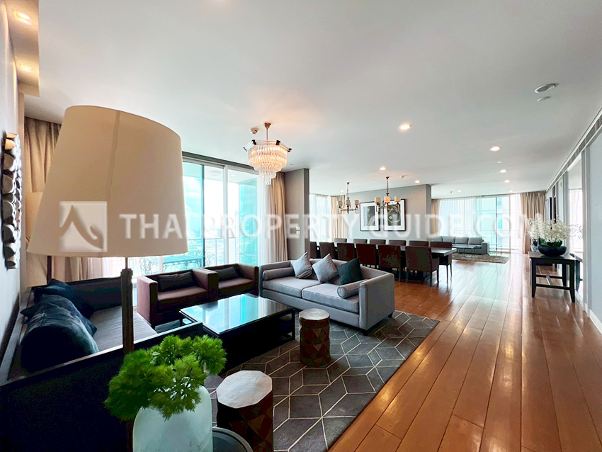 Condominium for rent in Ploenchit