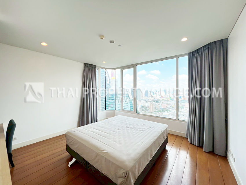 Condominium in Ploenchit 