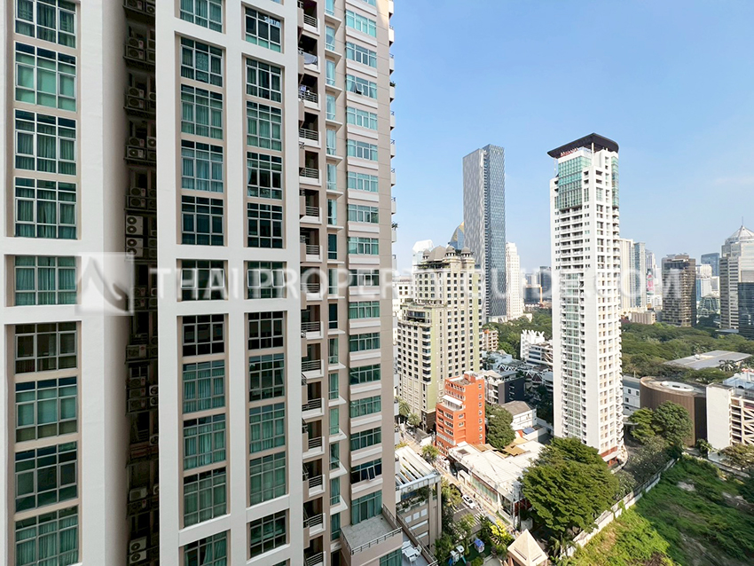 Condominium in Ploenchit 
