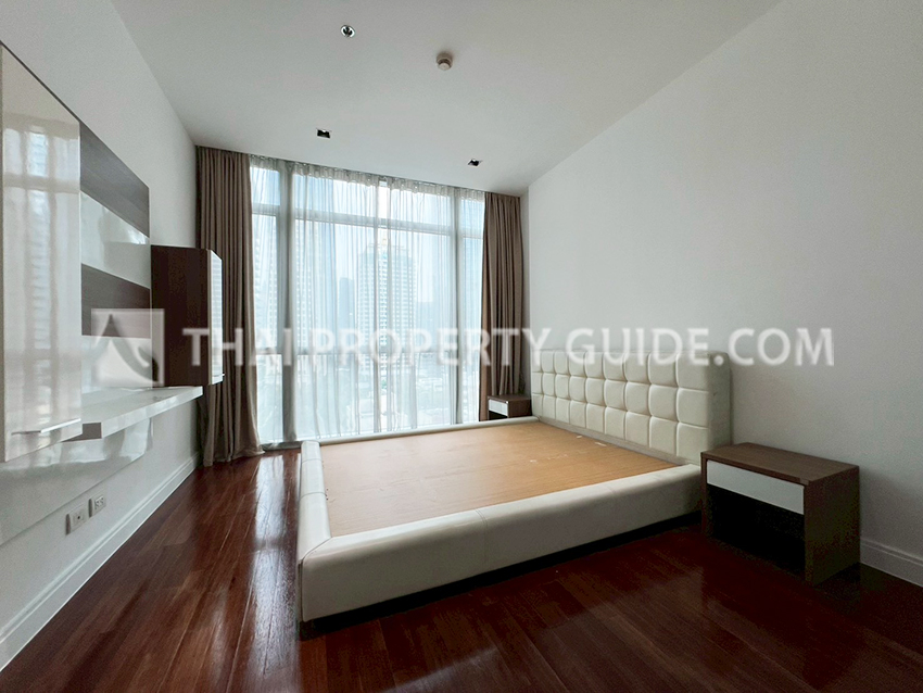 Condominium in Ploenchit : Athenee Residence 