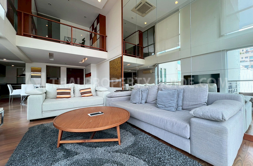 Condominium in Ploenchit