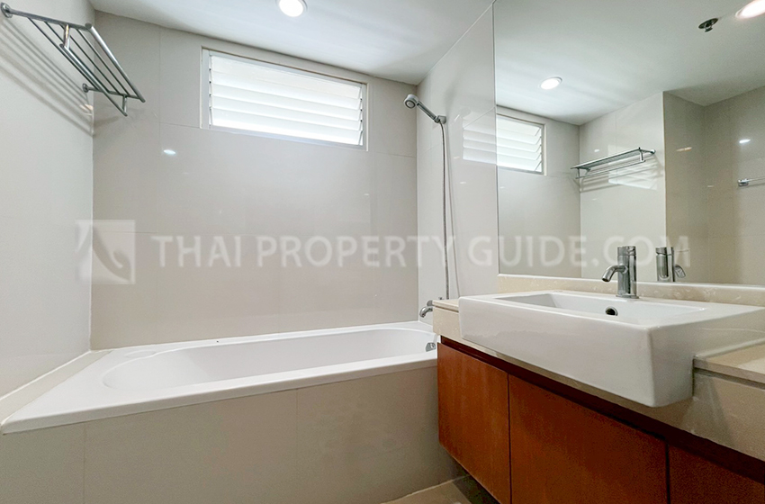 Condominium in Ploenchit 