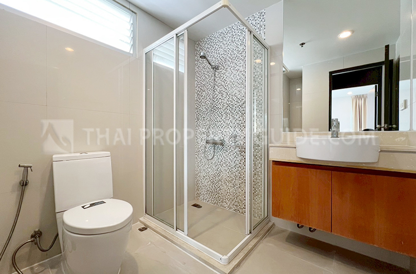 Condominium in Ploenchit 