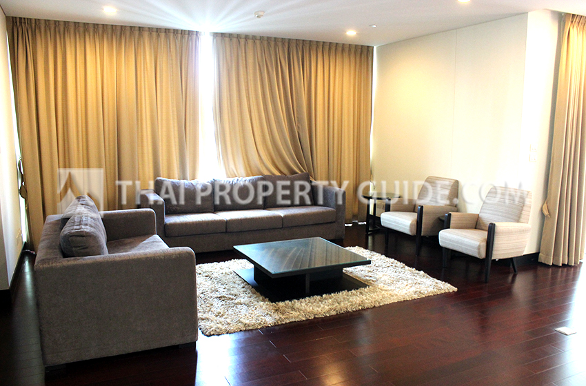 Condominium in Ploenchit