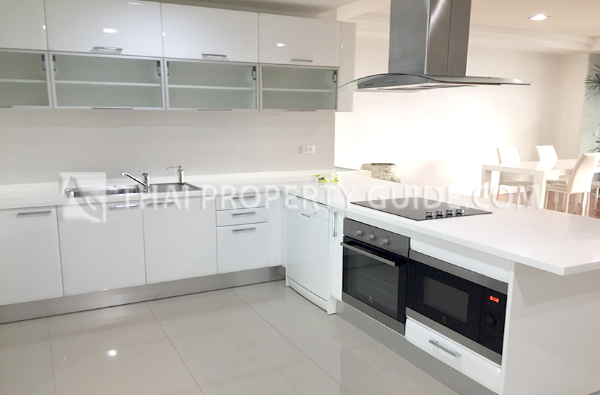 Condominium in Ploenchit 