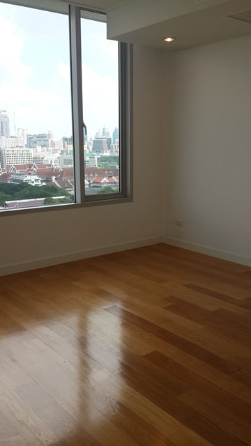 Condominium in Ploenchit 