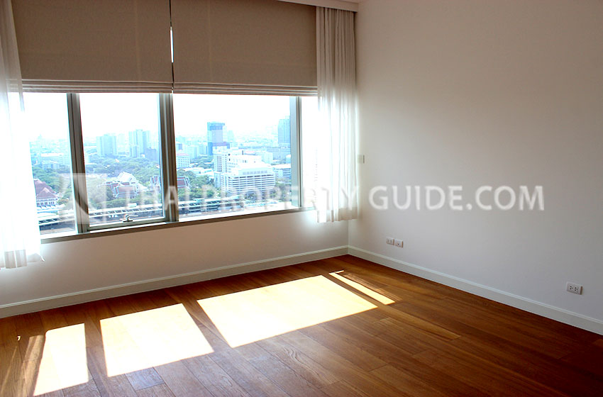 Condominium in Ploenchit 