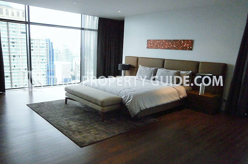Condominium in Ploenchit 