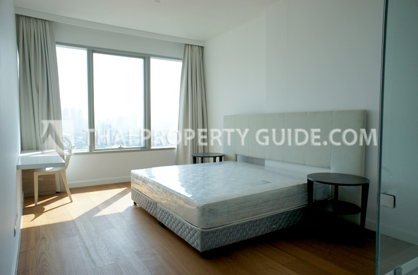 Condominium in Ploenchit 