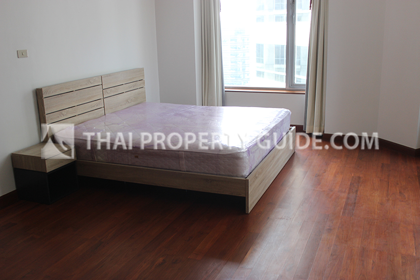 Condominium in Ploenchit 
