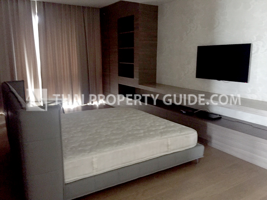 Condominium in Ploenchit 