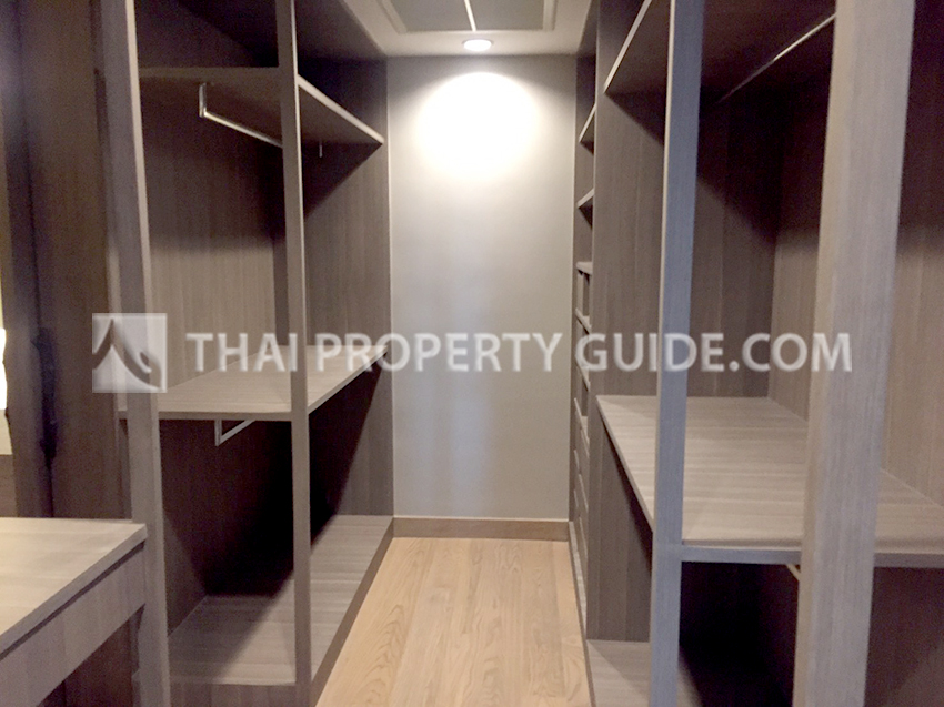 Condominium in Ploenchit 