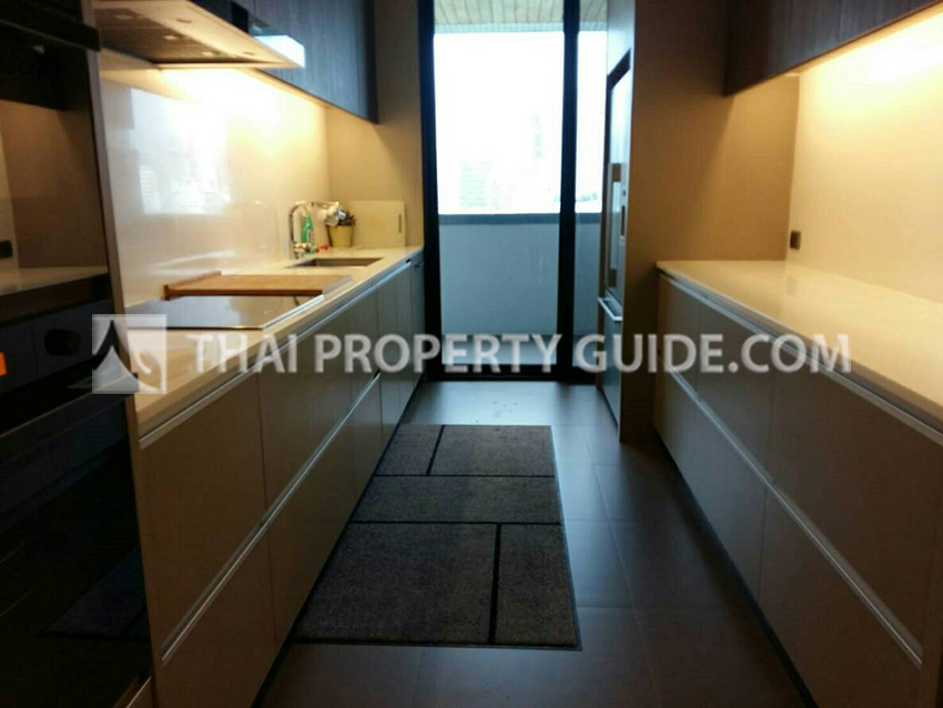 Condominium in Ploenchit 